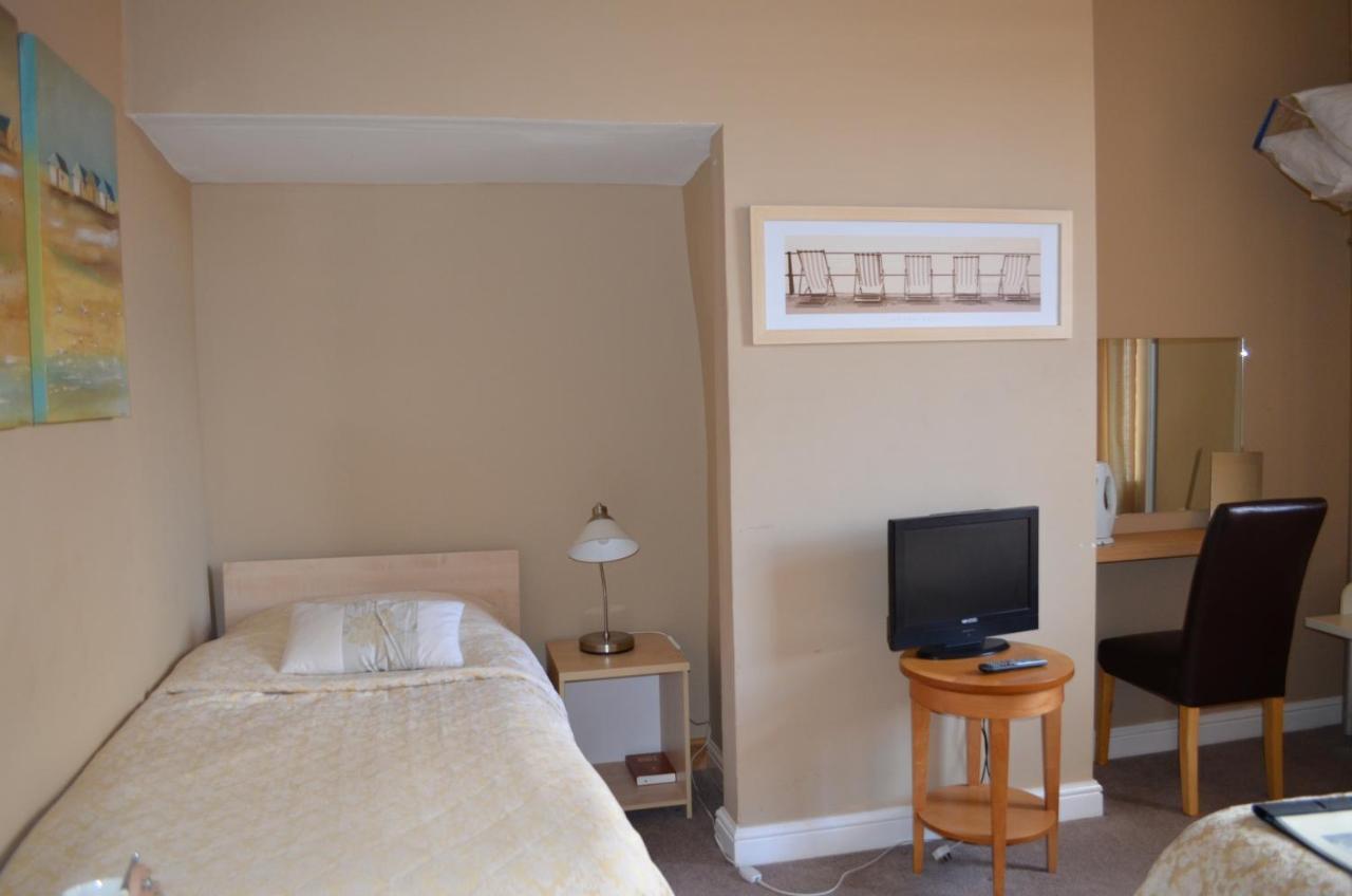 Oak House Bb Bed & Breakfast โอลดัม ห้อง รูปภาพ